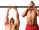 How to pump up muscles at home on the horizontal bar
